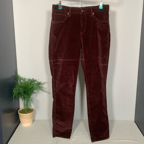 Levi’s Women’s High Rise Demi Curve Velvet Pants Burgundy Size 30 - Picture 1 of 6